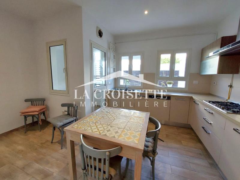 Triplex S+4 avec piscine à Gammarth